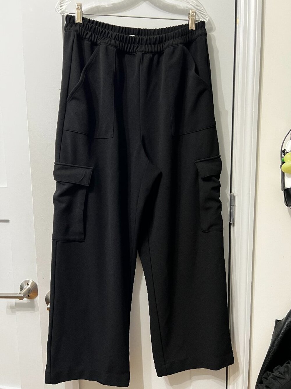 Wide leg cargo pants